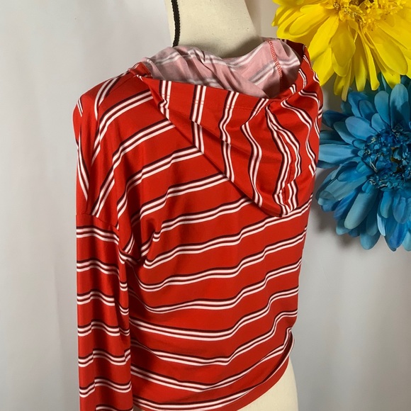 3/$10🙌 Hooded Long Sleeve Striped Crop Top - Picture 4 of 5